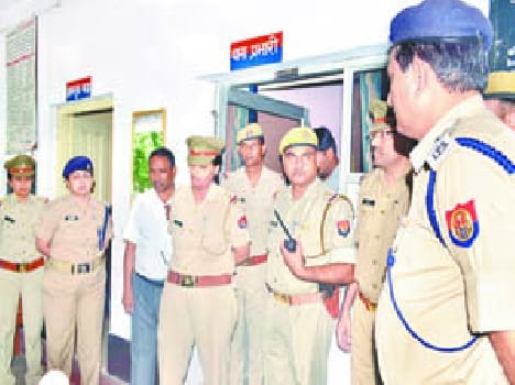 women police station suspend 
